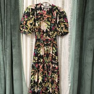 Anthropologie floral maxi dress. Size XS. EUC